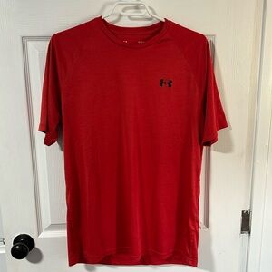 UA Men’s Large Red HeatGear shirt